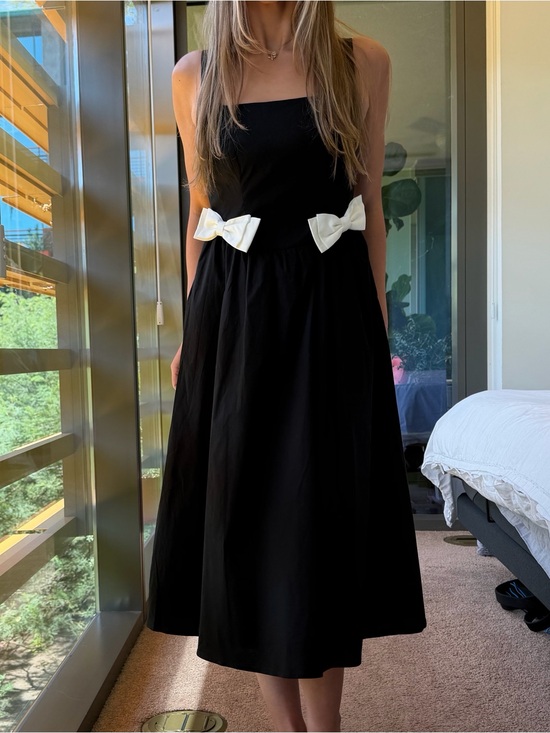 Wayf Dresses & Skirts - WAYF White Bow Black Midi Dress
